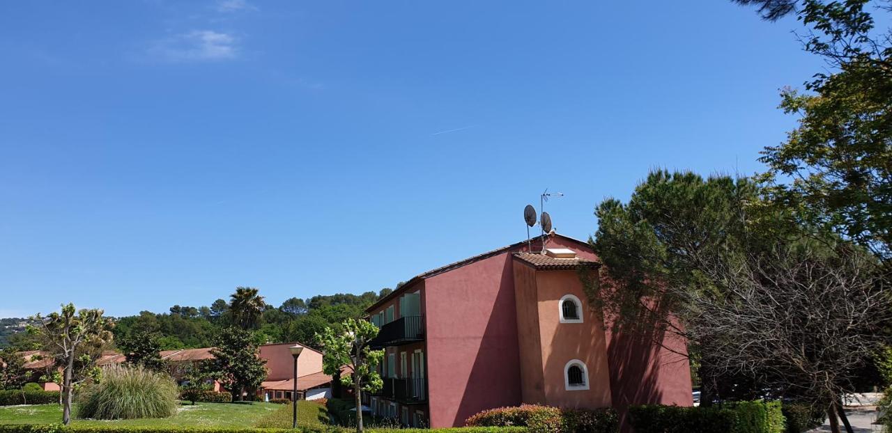 Appartement Studio meublé face au golf à Mouans-Sartoux Extérieur photo